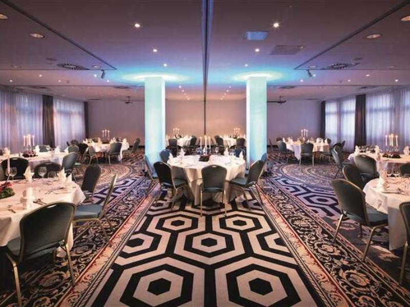 Courtyard By Marriott Berlin Teltow Hotel Bagian luar foto