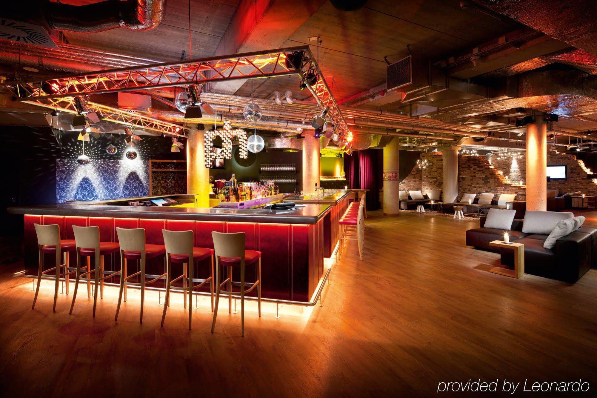 Courtyard By Marriott Berlin Teltow Hotel Bagian luar foto