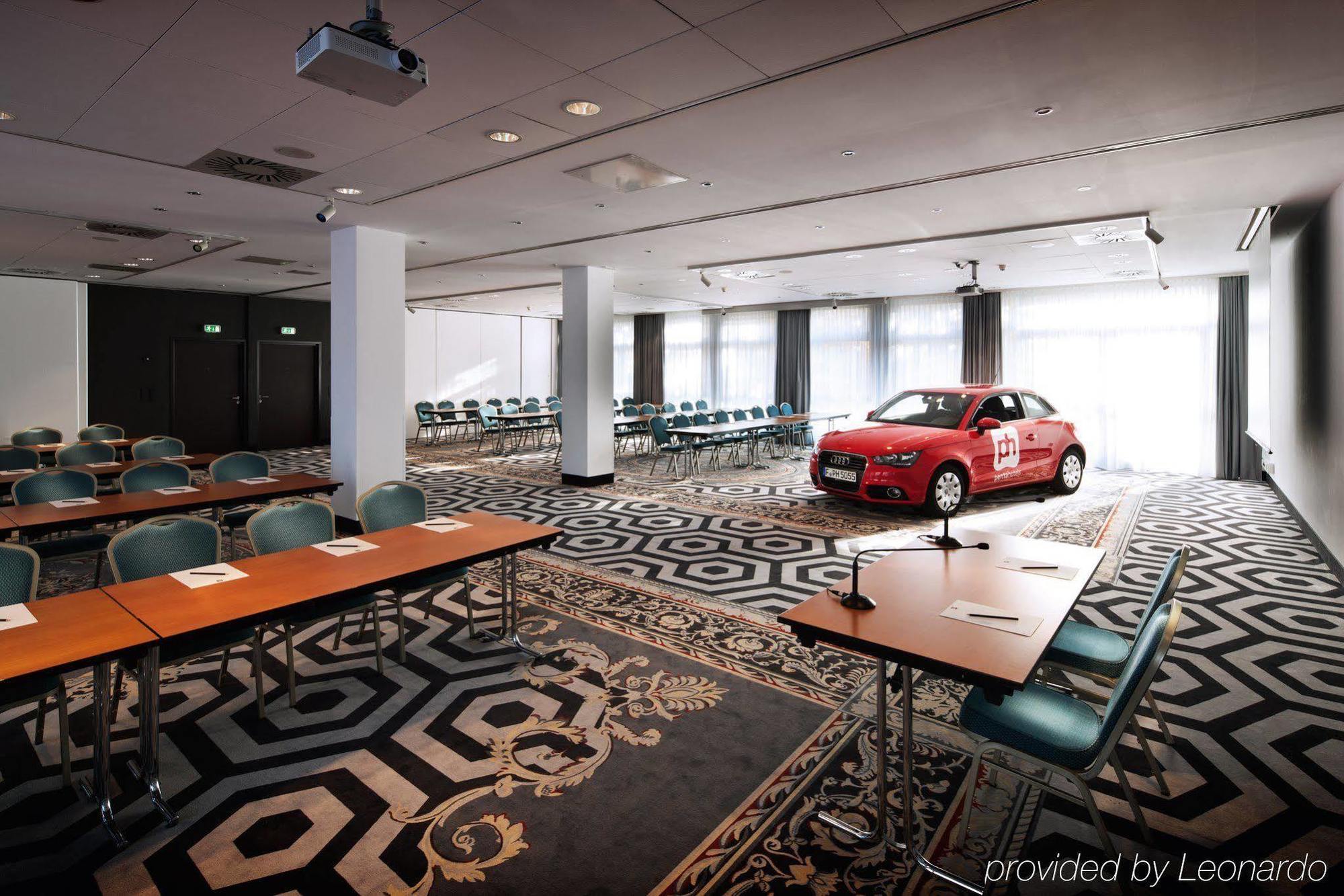 Courtyard By Marriott Berlin Teltow Hotel Bagian luar foto