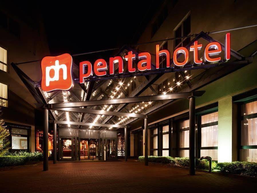 Courtyard By Marriott Berlin Teltow Hotel Bagian luar foto