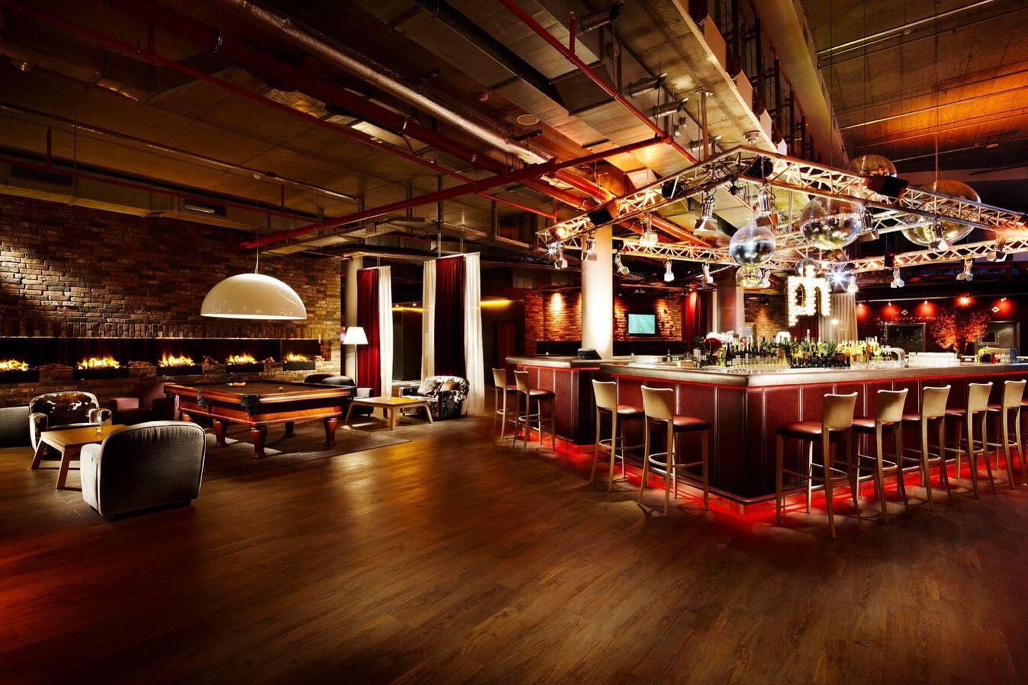 Courtyard By Marriott Berlin Teltow Hotel Bagian luar foto